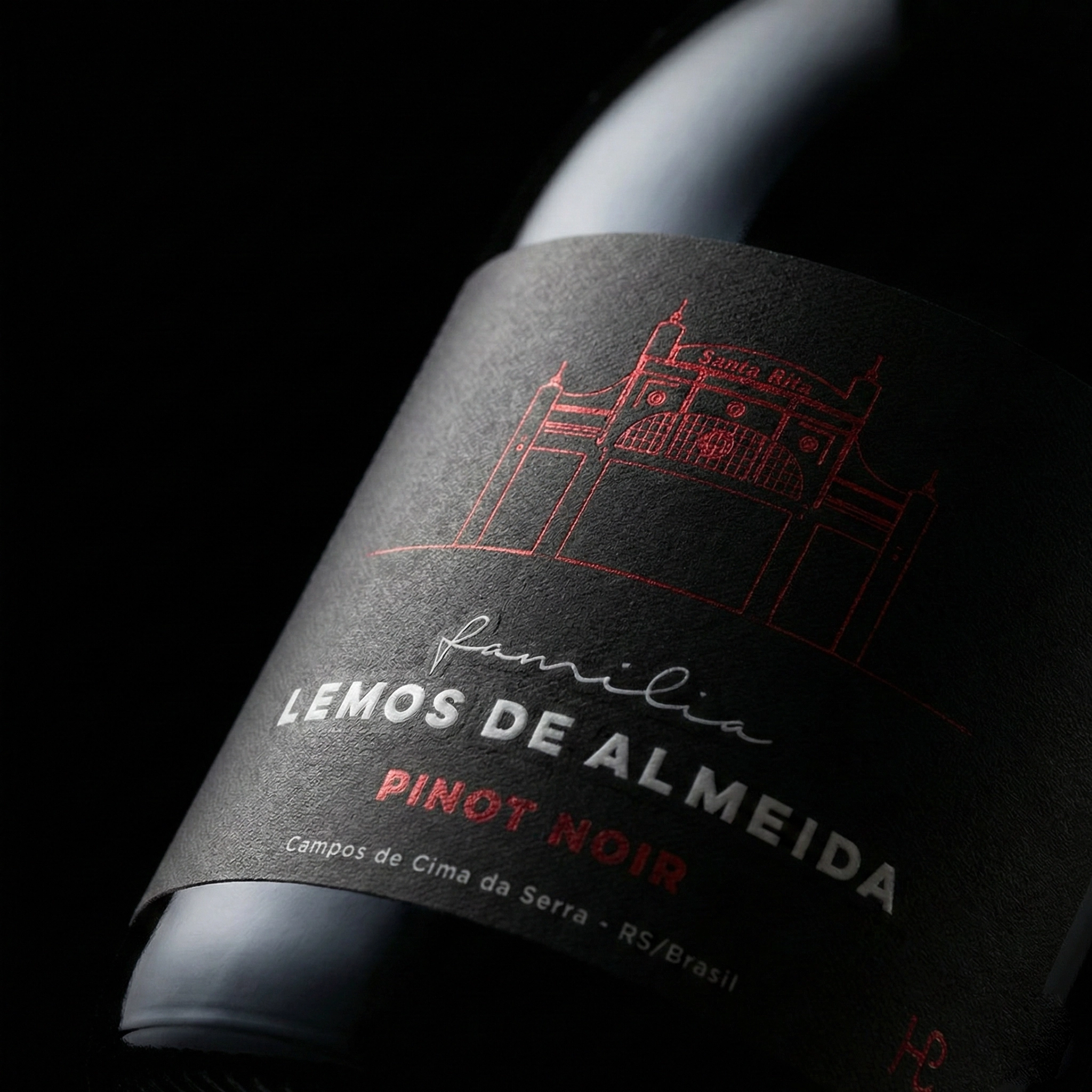 Pinot Noir Família Lemos de Almeida 2
